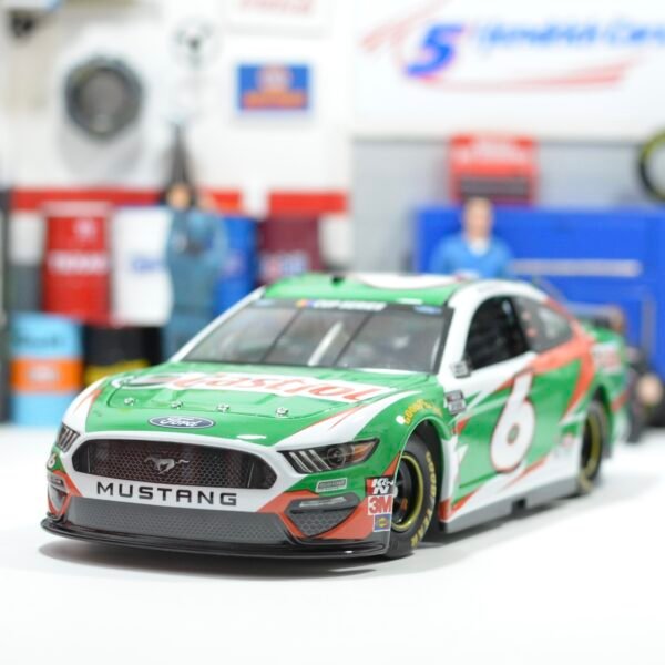2020 Ryan Newman #6 Castrol 1/24