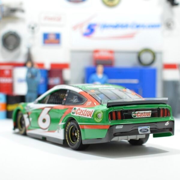 2020 Ryan Newman #6 Castrol 1/24 – Image 5