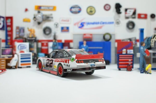 2015 Joey Logano #22 Discount Tire 1/24 – Image 6