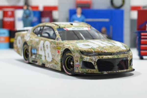 2019 Jimmie Johnson #48 Ally Patriotic 1/24 – Image 4