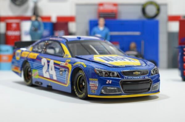 2017 Chase Elliott #24 Napa Daytona 500 Pole 1/24 – Image 4