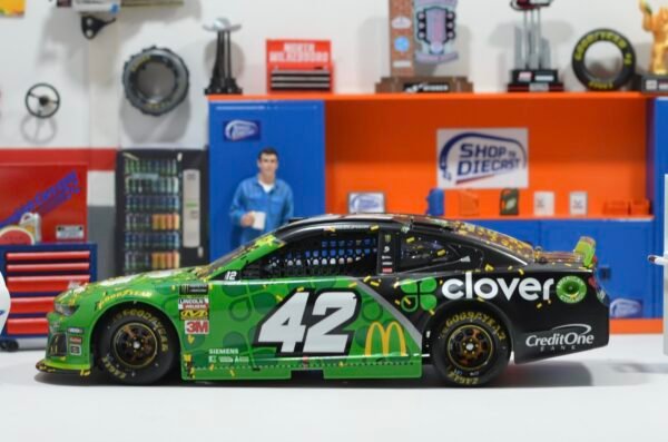 2019 Kyle Larson #42 Clover Dover Win 1/24 Elite – Image 2