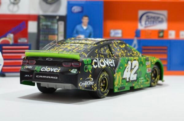 2019 Kyle Larson #42 Clover Dover Win 1/24 Elite – Image 6