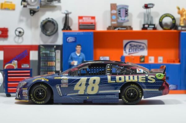2016 Jimmie Johnson #48 Lowe's Superman 1/24 – Image 6