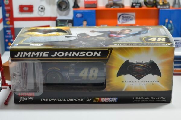 2016 Jimmie Johnson #48 Lowe's Superman 1/24 – Image 3