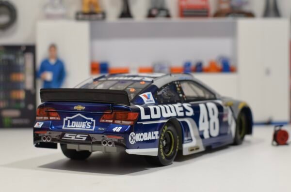 2016 Jimmie Johnson #48 Lowe's 1/24 Liquid Color – Image 4