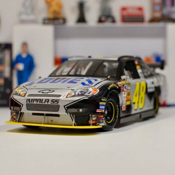 2008 Jimmie Johnson #48 Lowe's / Kobalt Tools 1/24