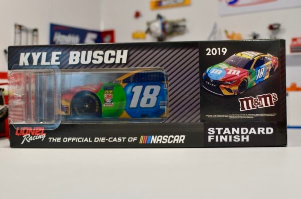 2019 Kyle Busch #18 M&M'S 1/24 ARC – Image 3