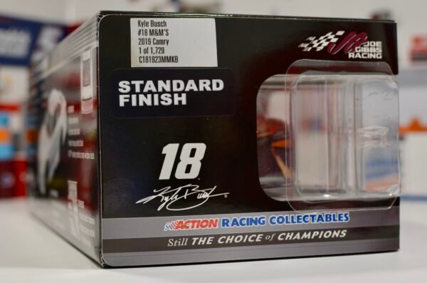 2019 Kyle Busch #18 M&M'S 1/24 ARC – Image 2