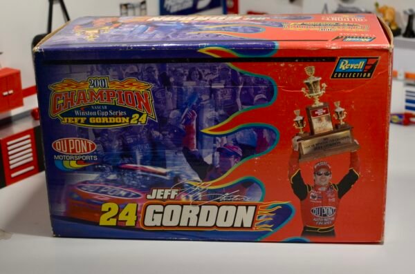2001 Jeff Gordon #24 DuPont Champion 1/24 Color Chrome – Image 2