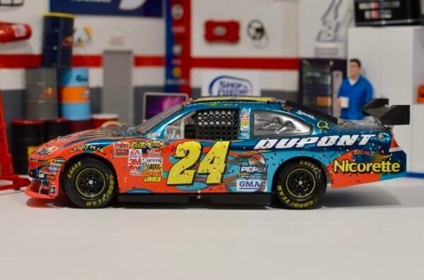 2007 Jeff Gordon #24 DuPont Phoenix Win 1/24 Color Chrome – Image 5