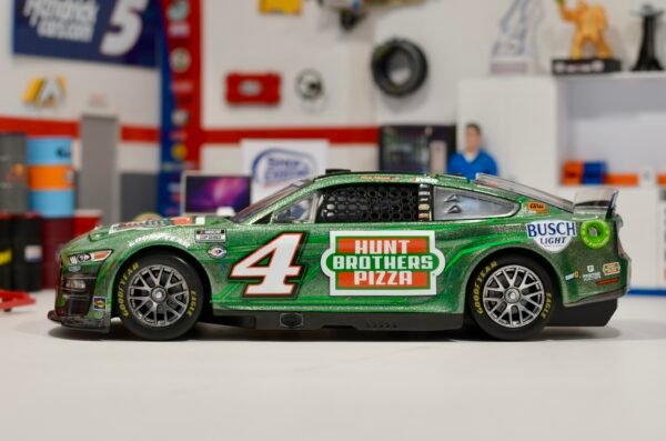 2023 Kevin Harvick #4 Hunt Brothers Pizza (Green) 1/24 ARC Galaxy Color – Image 7