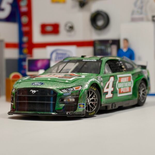 2023 Kevin Harvick #4 Hunt Brothers Pizza (Green) 1/24 ARC Galaxy Color – Image 6