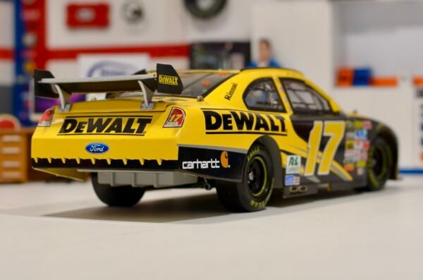2008 Matt Kenseth  #17 DeWalt 1/24 ARC – Image 4