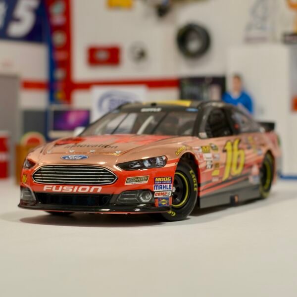 2013 Greg Biffle #16 3M 1/24 Copper – Image 5