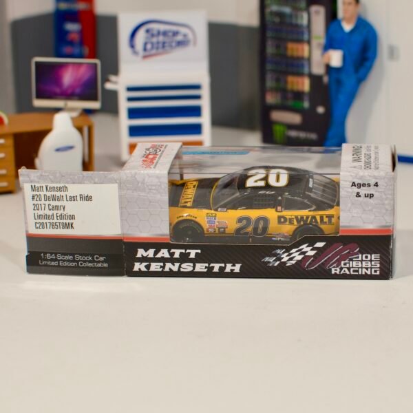 2017 Matt Kenseth #20 DeWalt Last Ride 1/64