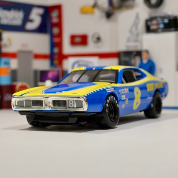 1975 Dale Earnhardt Sr #8 RPM 1/24 – Image 5
