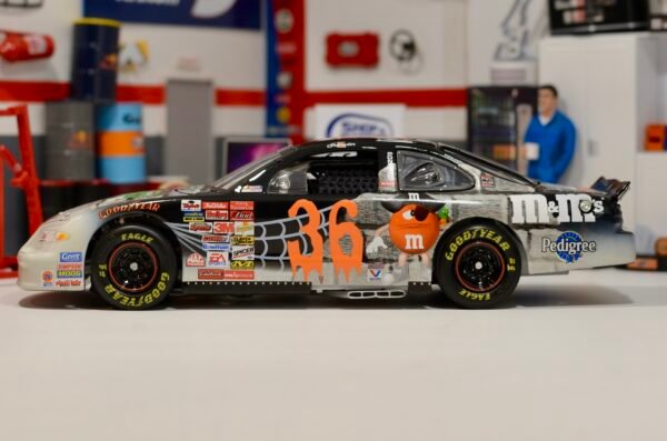 2001 Ken Schrader #36 M & M's/Halloween 1/24 Elite – Image 5