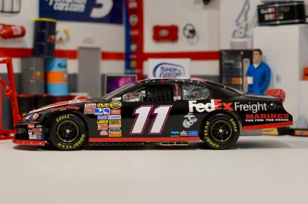 2007 Denny Hamlin #11 FedEx / American Heroes 1/24 Elite – Image 6