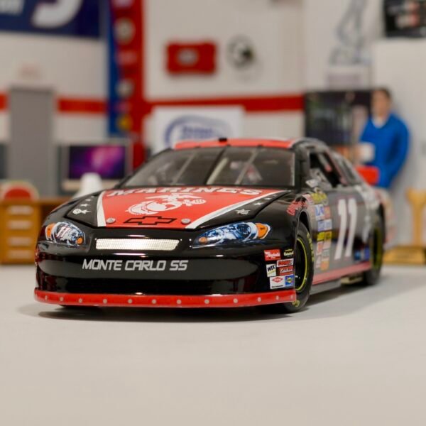 2007 Denny Hamlin #11 FedEx / American Heroes 1/24 Elite – Image 5