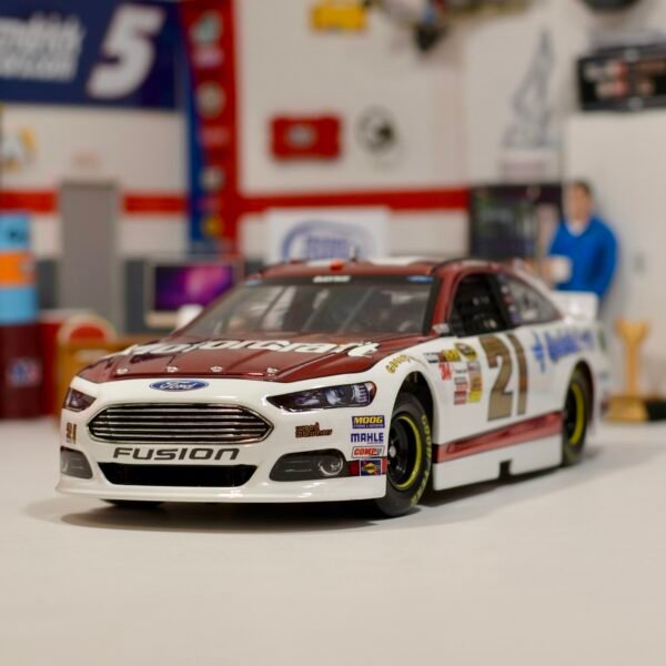 2013 Trevor Bayne #21 Motorcraft/Quicklane 1/24 Elite Color Chrome – Image 5