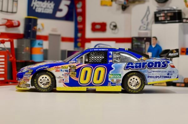 2009 David Reutimann #00 Aaron's Lowe's Win 1/24 Autographed – Image 9