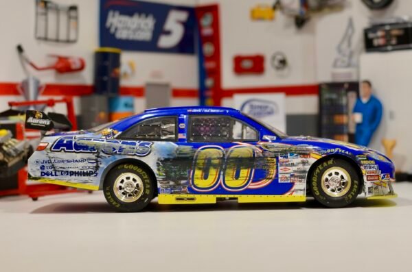 2009 David Reutimann #00 Aaron's Lowe's Win 1/24 Autographed – Image 6