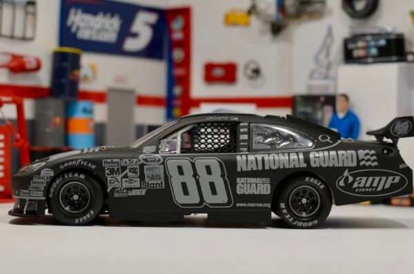 *voir description* 2008 Dale Earnhardt Jr. #88 National Guard 1/24 ARC Black Label – Image 7