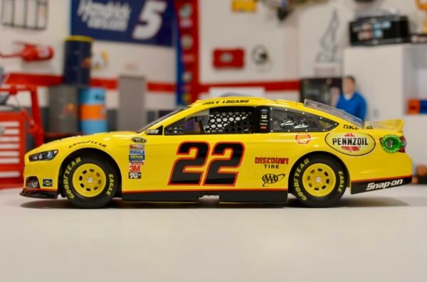 2013 Joey Logano #22 Pennzoil 1/24 ARC – Image 7