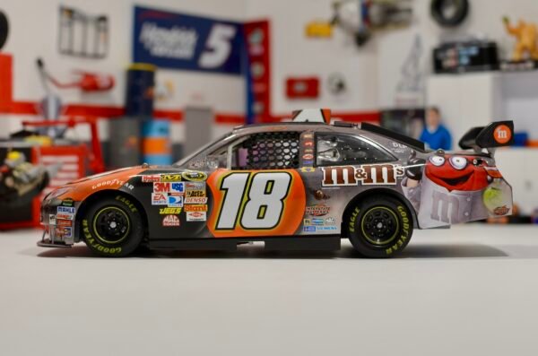 2008 Kyle Busch #18 M&M's Halloween 1/24 – Image 5