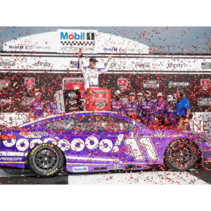 ** Précommande ** 2025 Denny Hamlin #11 Yahoo! Michigan 08/06/25 Race Win