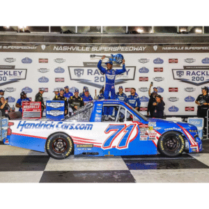 ** Précommande ** 2025 Rajah Caruth #71 Hendrickcars.com Nashville 30/05/25 Race Win