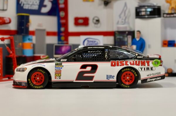 2018 Brad Keselowski  #2 Discount Tire Bruce Halle Tribute 1/24 Elite – Image 5