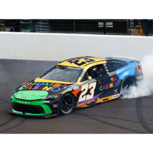 ** Précommande ** 2025 Bubba Wallace #23 Chumba Casino Indianapolis 27/07/25 Race Win