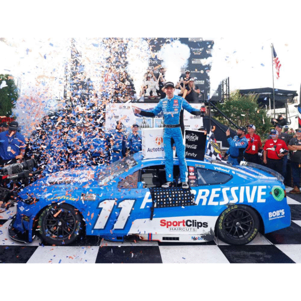 ** Précommande ** 2025 Denny Hamlin #11 Progressive Dover 20/07/25 Race Win