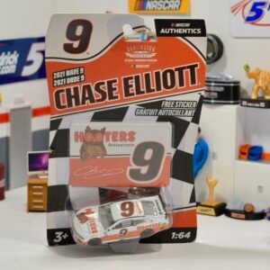 2021 Chase Elliott #9 Hooters Darlington Throwback 1/64
