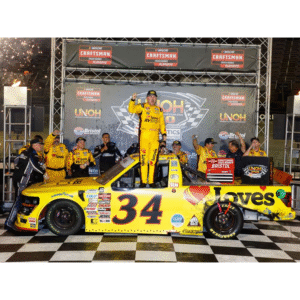 ** Précommande ** 2025 Layne Riggs #34 Love's RV Stop Bristol 11/09/25 Race Win