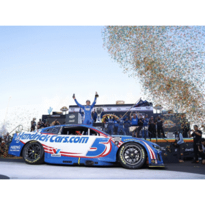 ** Précommande ** 2025 Kyle Larson #5 Hendrickcars.com Phoenix 02/11/25 Race Version