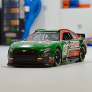 2022 Brad Keselowski #6 CASTROL 1/64 Diecast Chassis