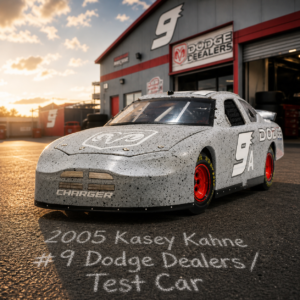 2005 Kasey Kahne #9 Dodge Dealers / Test Car 1/24 Elite Standard (boîte abîmée)